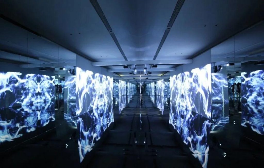 沉浸式數字展廳設計，沉浸式投影形式和沉浸式投影的特征插圖(1)