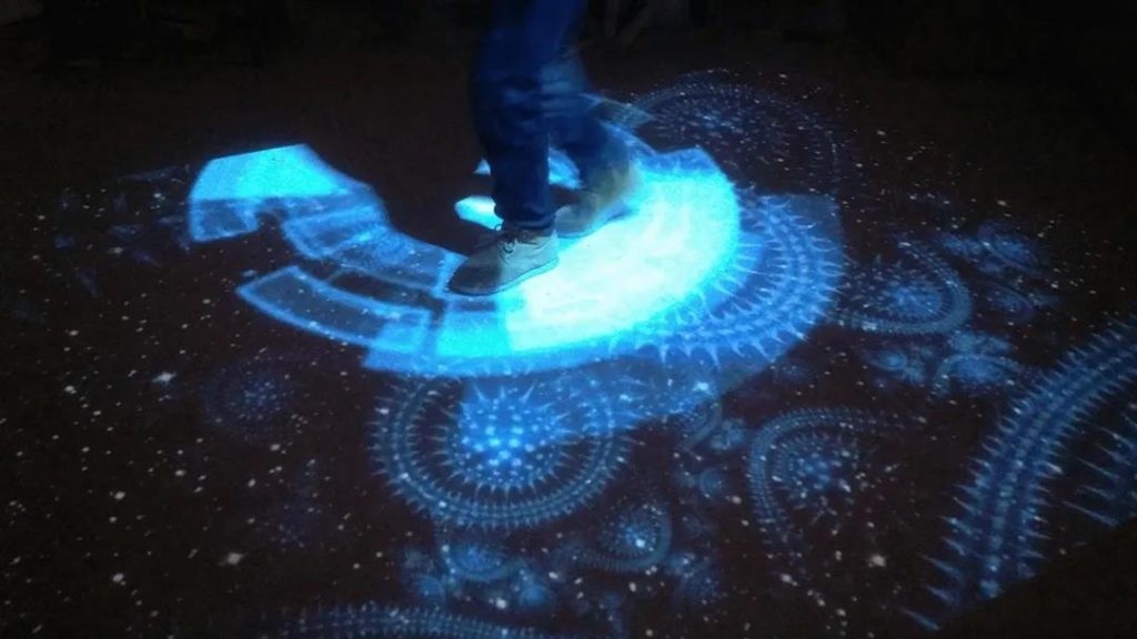 展廳設計中常用的數字多媒體技術設備數插圖(1) 展廳設計中常用的數字多媒體技術設備數插圖(1)